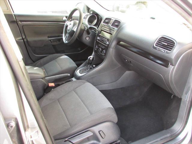 Photo of 2011 Gray Volkswagen Jetta SportWagen