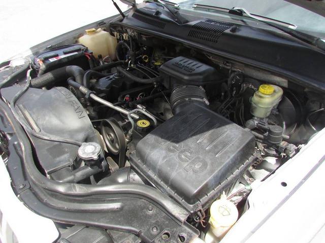Photo of 2004 Silver Jeep Grand Cherokee