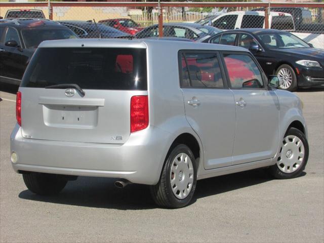 Photo of 2009 Silver Scion xB