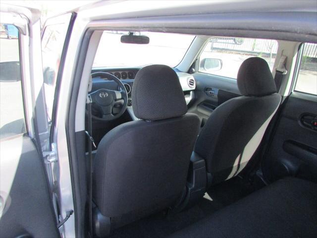 Photo of 2009 Silver Scion xB