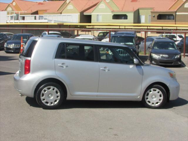 Photo of 2009 Silver Scion xB