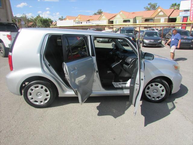 Photo of 2009 Silver Scion xB