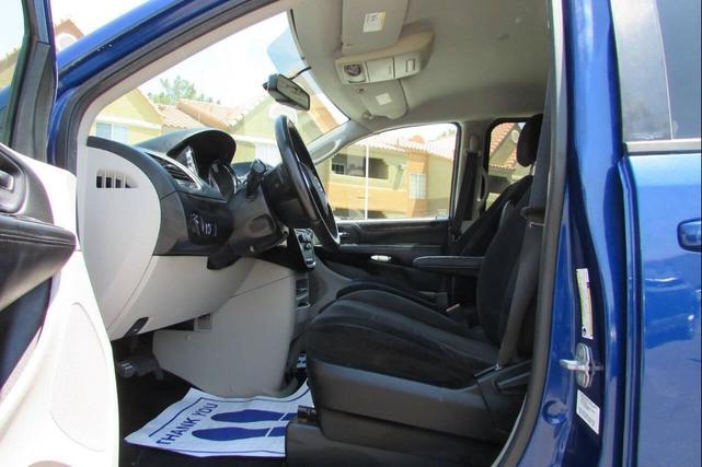 Photo of 2013 Blue Dodge Grand Caravan
