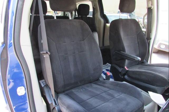 Photo of 2013 Blue Dodge Grand Caravan