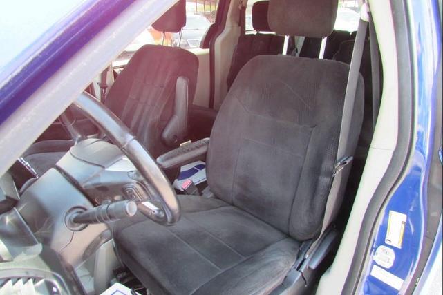 Photo of 2013 Blue Dodge Grand Caravan