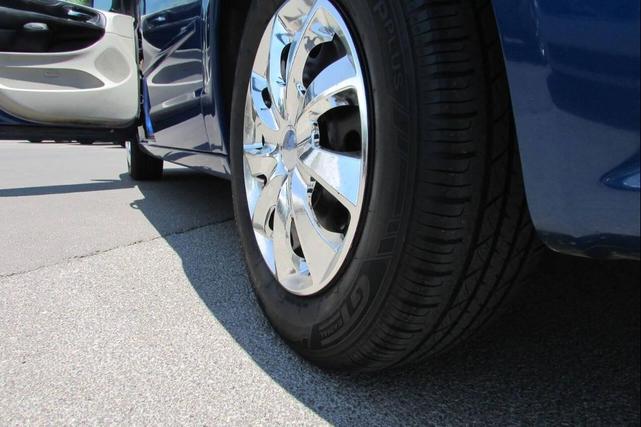 Photo of 2013 Blue Dodge Grand Caravan