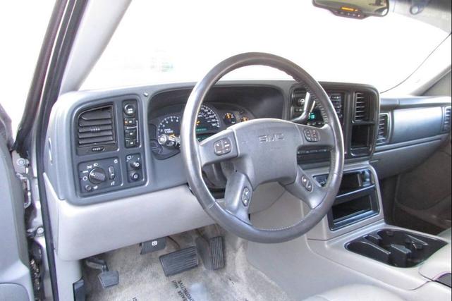Photo of 2003 Tan GMC Yukon