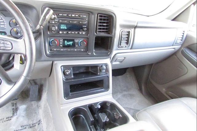 Photo of 2003 Tan GMC Yukon