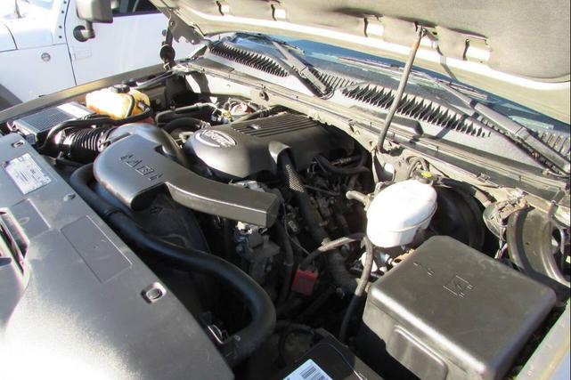 Photo of 2003 Tan GMC Yukon