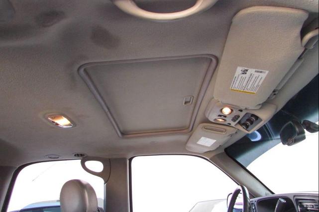 Photo of 2003 Tan GMC Yukon