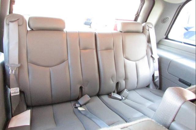 Photo of 2003 Tan GMC Yukon