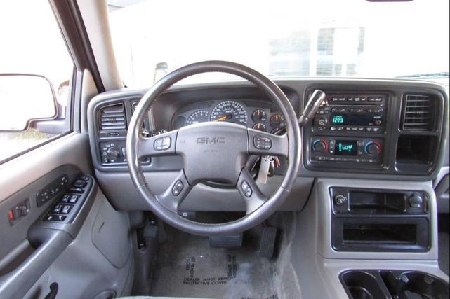 Photo of 2003 Tan GMC Yukon