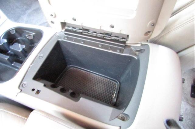 Photo of 2003 Tan GMC Yukon