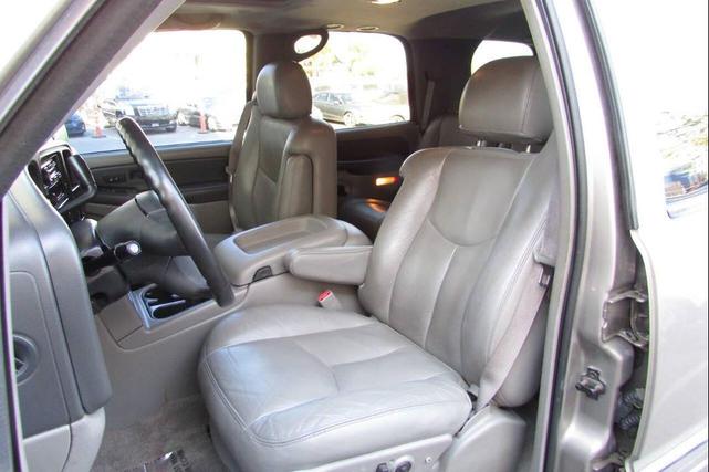 Photo of 2003 Tan GMC Yukon
