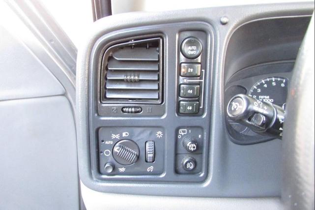 Photo of 2003 Tan GMC Yukon