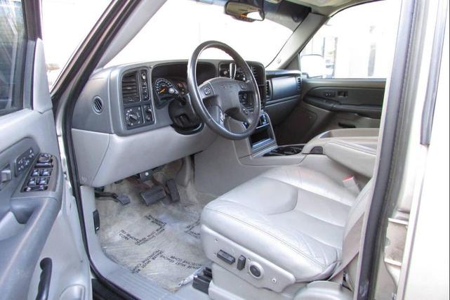 Photo of 2003 Tan GMC Yukon