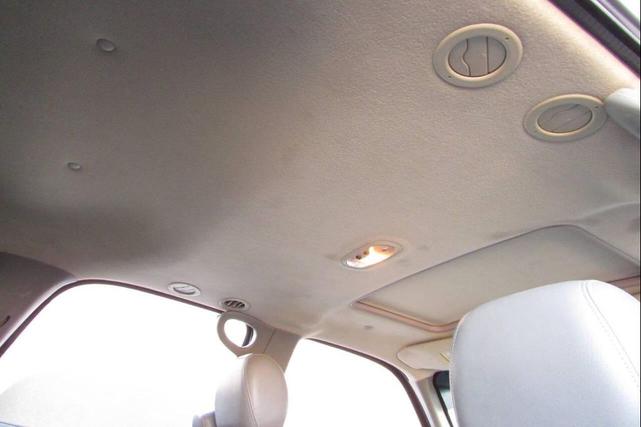 Photo of 2003 Tan GMC Yukon