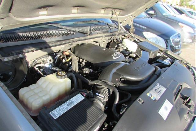 Photo of 2003 Tan GMC Yukon