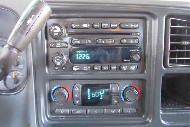 Photo of 2003 Tan GMC Yukon