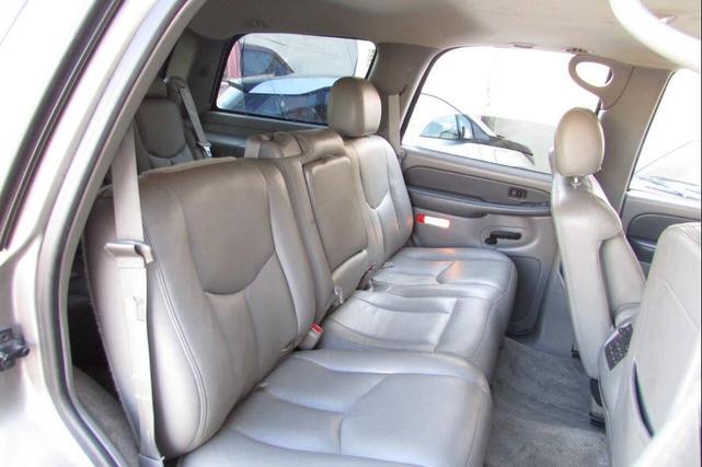 Photo of 2003 Tan GMC Yukon