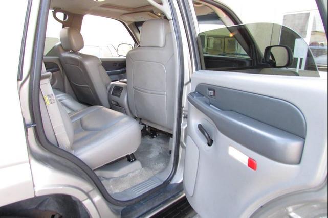 Photo of 2003 Tan GMC Yukon