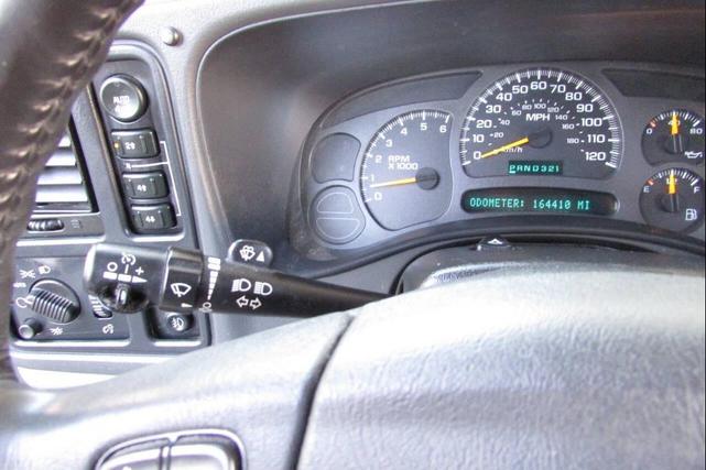 Photo of 2003 Tan GMC Yukon