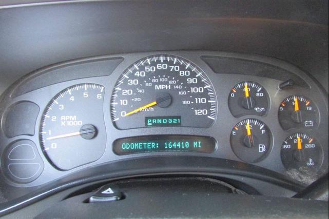 Photo of 2003 Tan GMC Yukon