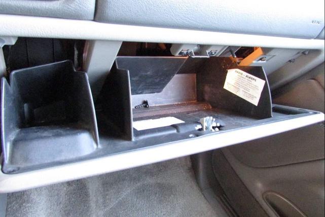 Photo of 2003 Tan GMC Yukon