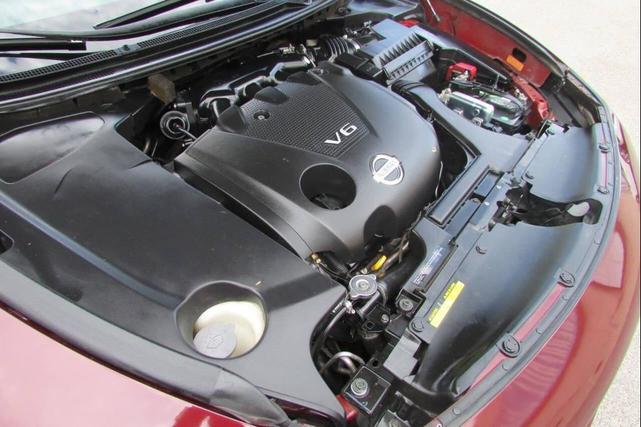 Photo of 2009 Burgundy Nissan Maxima