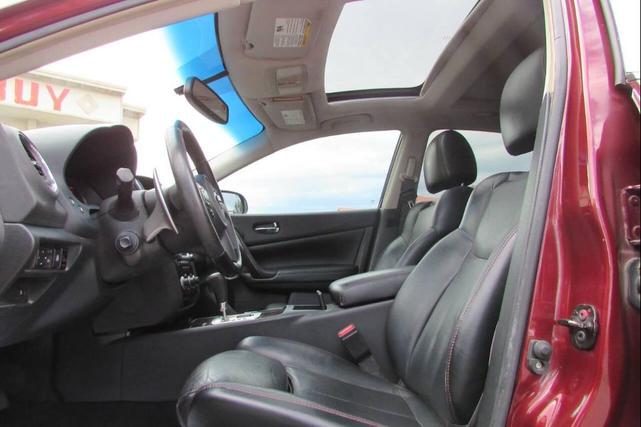 Photo of 2009 Burgundy Nissan Maxima
