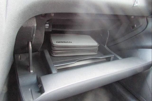 Photo of 2009 Burgundy Nissan Maxima