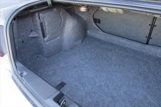 Photo of 2000 Silver Saturn LS