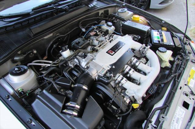 Photo of 2000 Silver Saturn LS