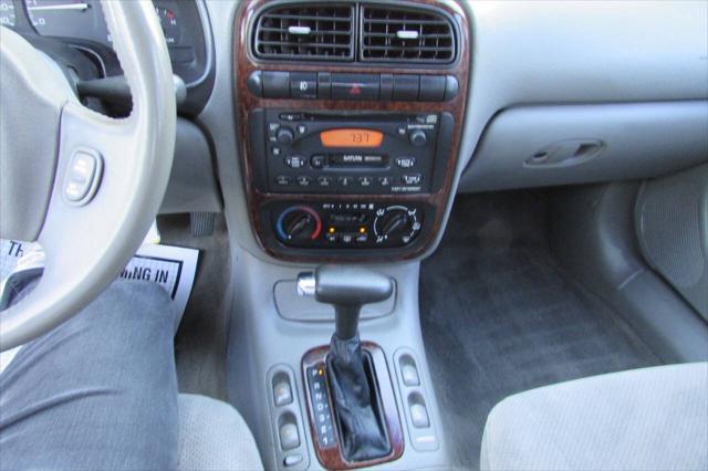 Photo of 2000 Silver Saturn LS