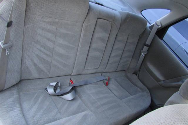 Photo of 2000 Silver Saturn LS