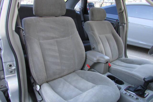 Photo of 2000 Silver Saturn LS