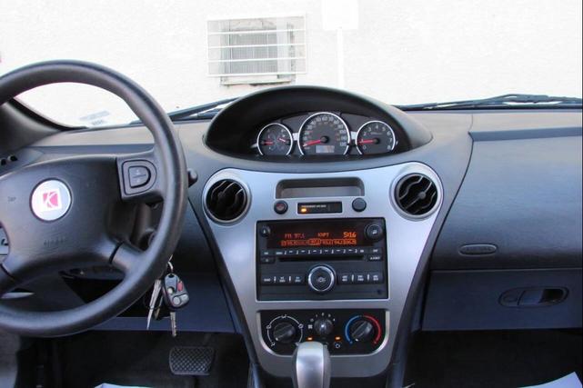 Photo of 2007 Gray Saturn Ion