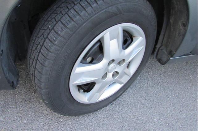 Photo of 2007 Gray Saturn Ion