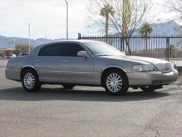 2004 Lincoln Town Car