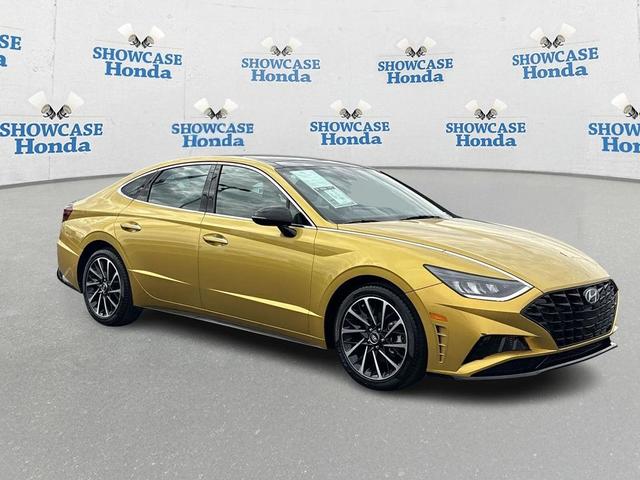 Photo of 2020 Glowing Yellow Hyundai SONATA