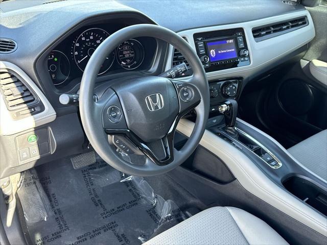 Photo of 2022 Lunar Silver Honda HR-V