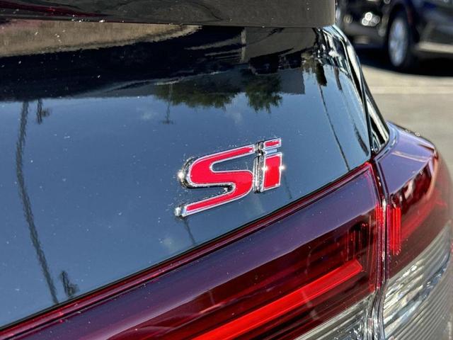 Photo of 2026 Crystal Black Pearl Honda Civic Si