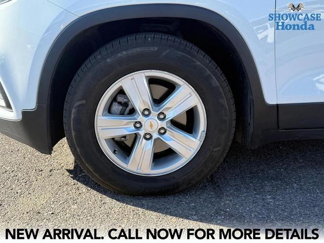 Photo of 2020 Summit White Chevrolet Trax