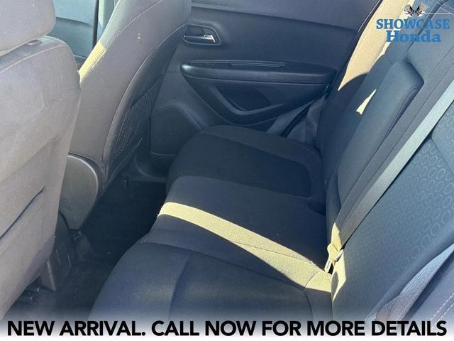 Photo of 2020 Summit White Chevrolet Trax