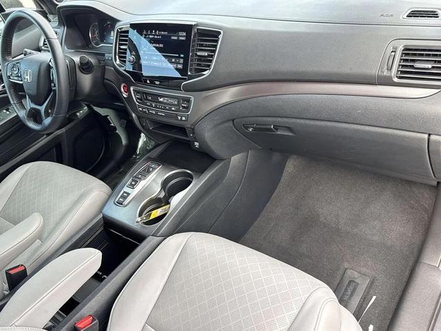 Photo of 2021 Modern Steel Metallic Honda Passport