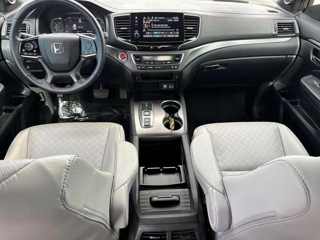 Photo of 2021 Modern Steel Metallic Honda Passport