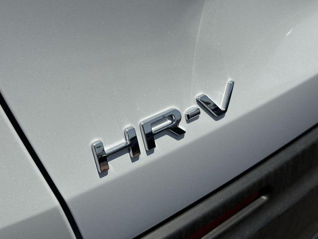 Photo of 2026 NH-883P Platinum W Honda HR-V