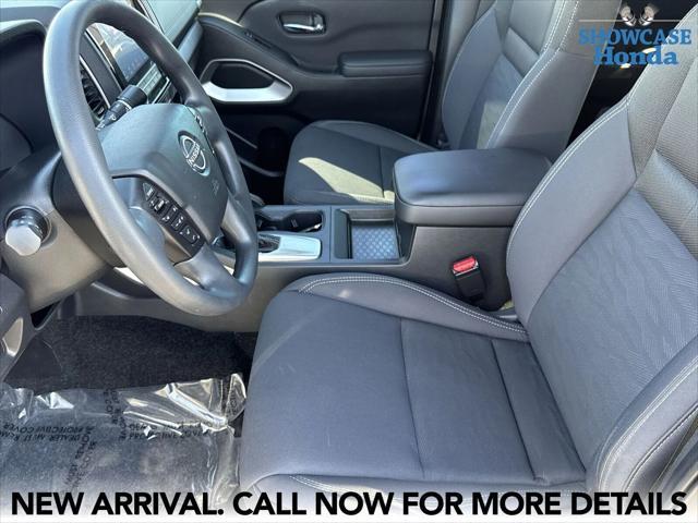 Photo of 2022 Deep Blue Pearl Nissan Frontier