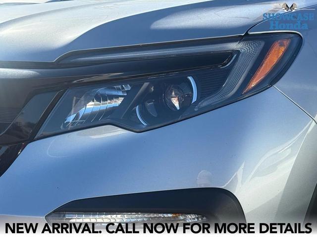 Photo of 2022 Lunar Silver Honda Pilot