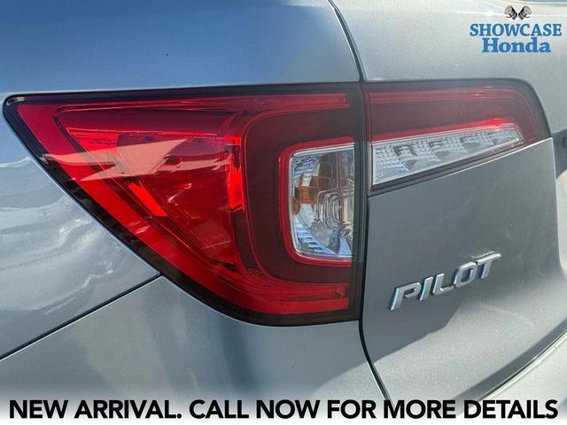 Photo of 2022 Lunar Silver Honda Pilot